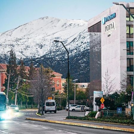 Hotel Wyndham Santiago Pettra Exteriér fotografie