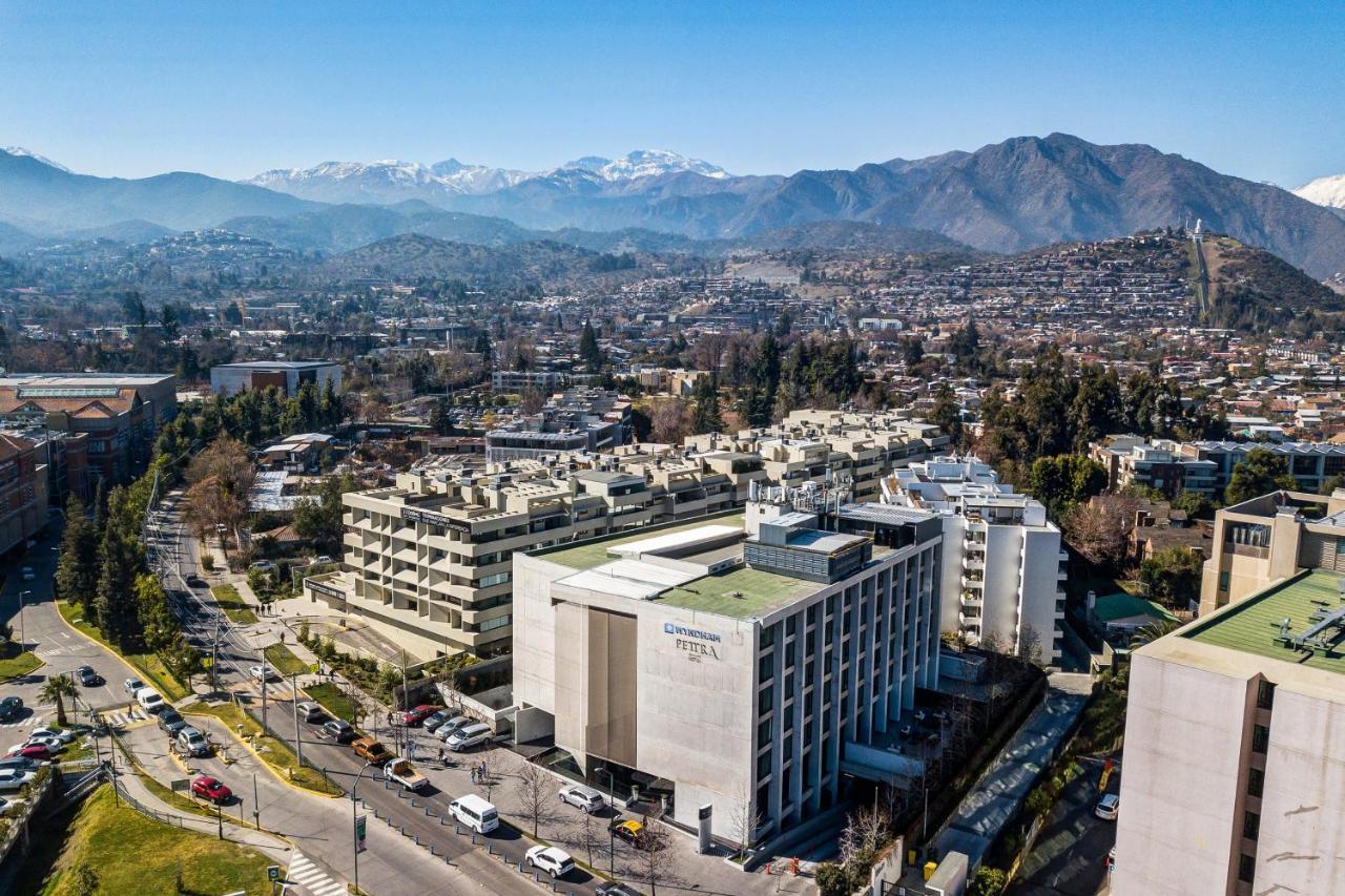 Hotel Wyndham Santiago Pettra Exteriér fotografie