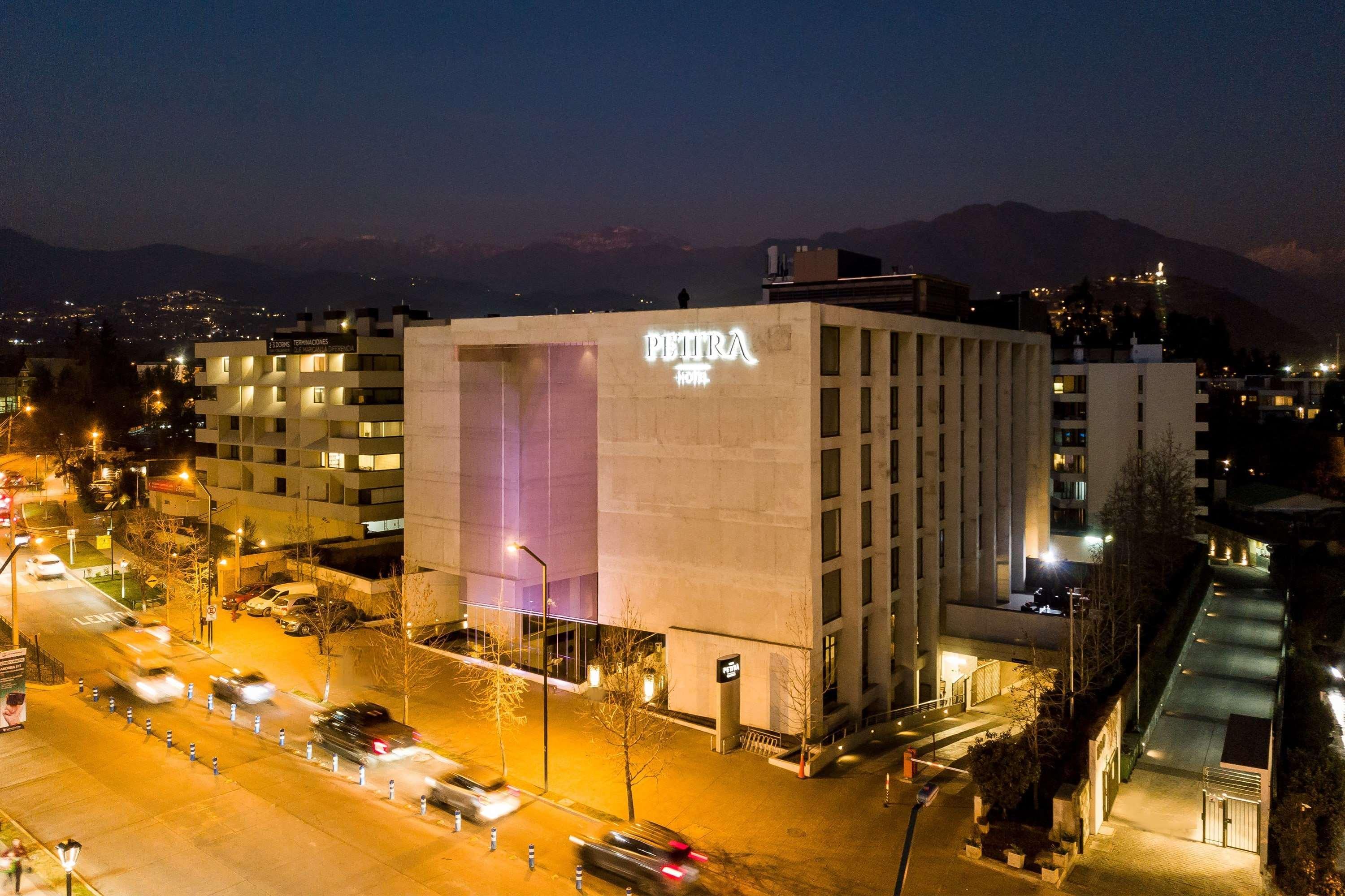 Hotel Wyndham Santiago Pettra Exteriér fotografie